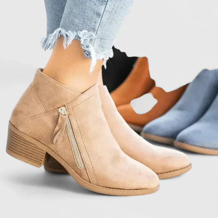 Auryziah | Orthopaedic Boots