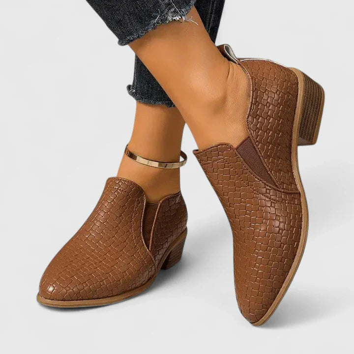 Violeandra | Orthopaedic Shoes