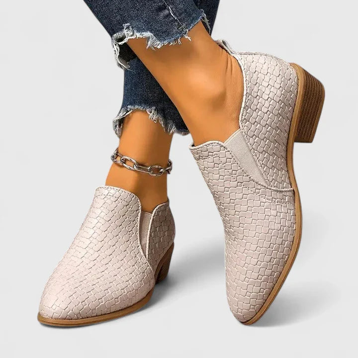 Violeandra | Orthopaedic Shoes