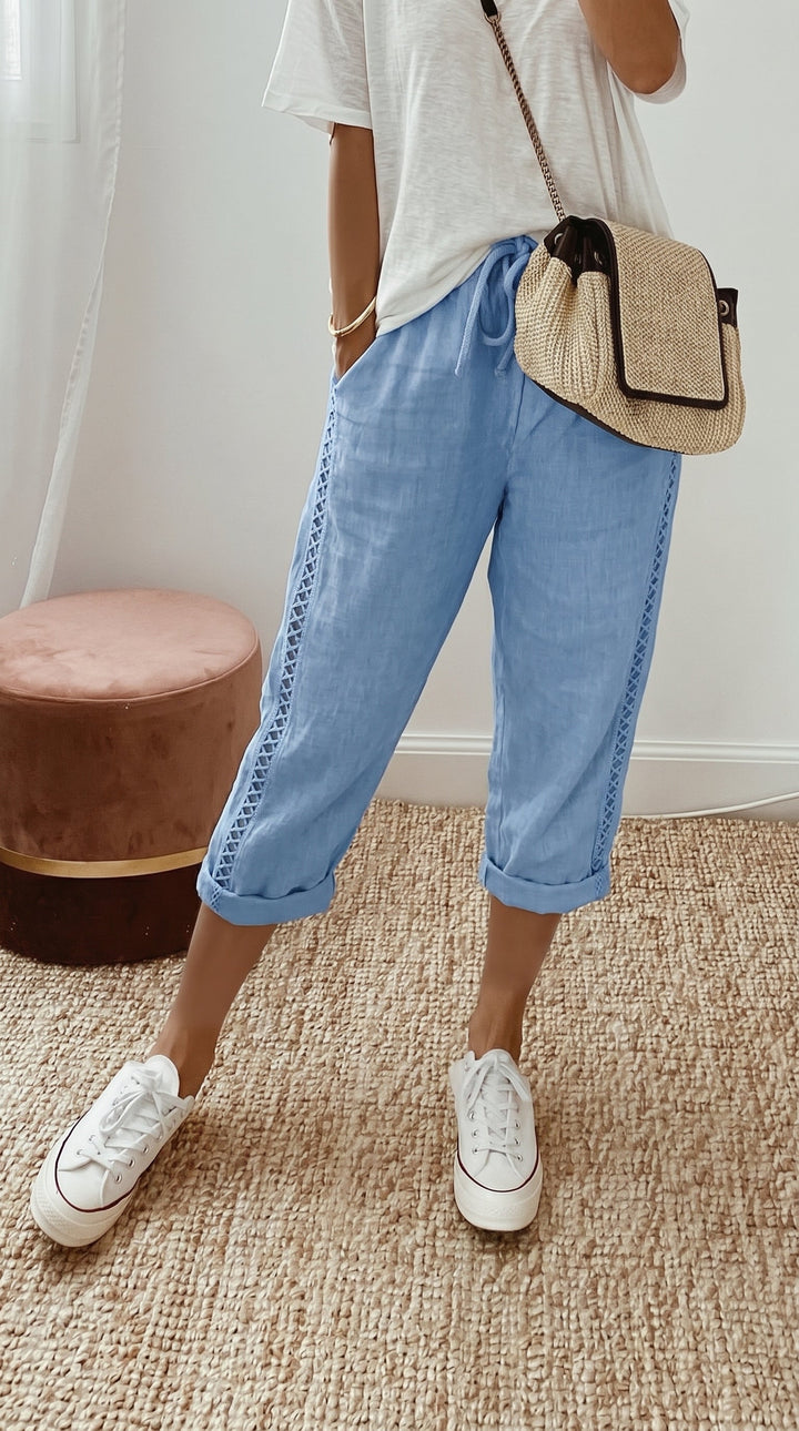 Summer trousers in capri length for women with lace details
