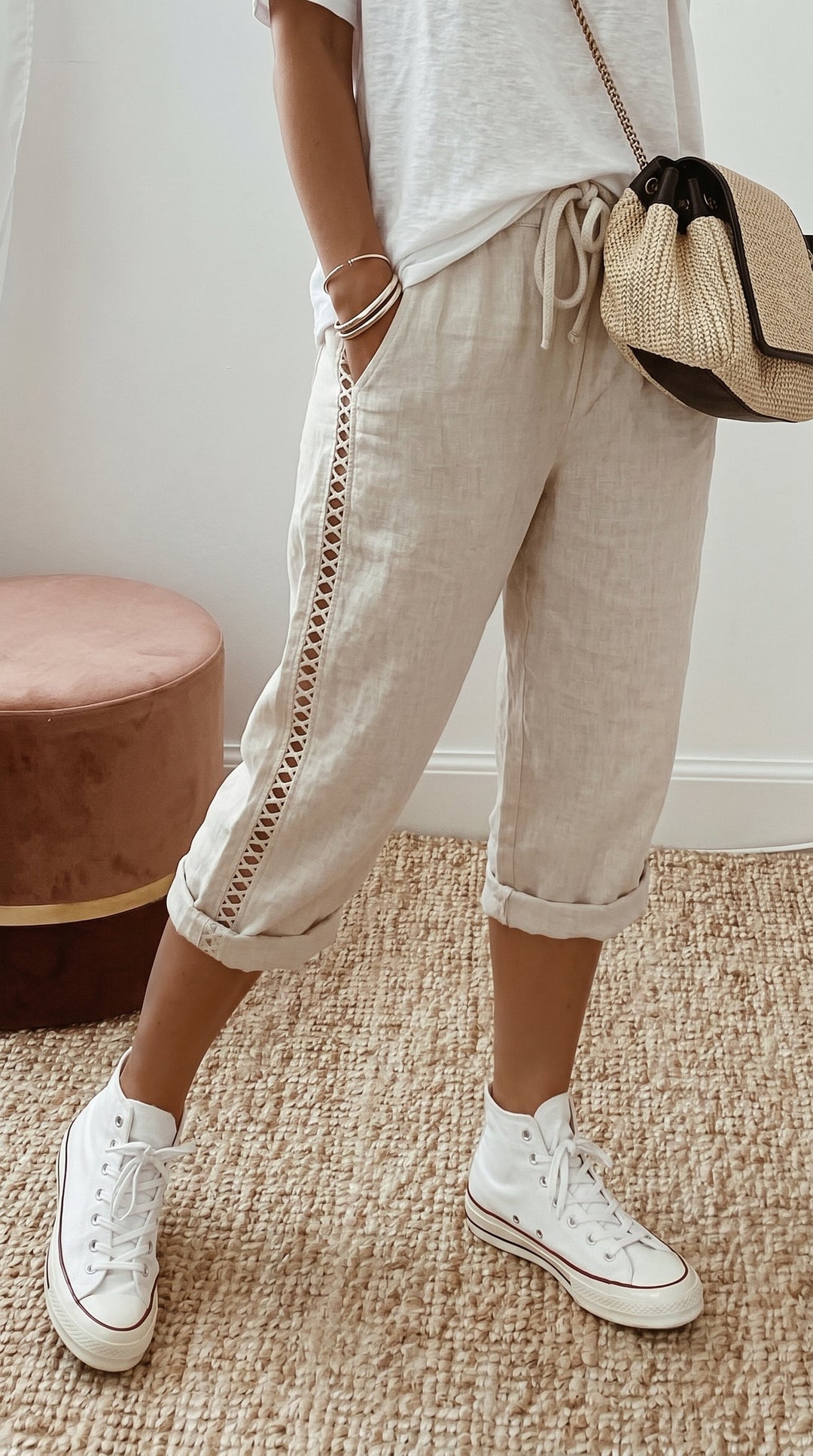 Summer trousers in capri length for women with lace details
