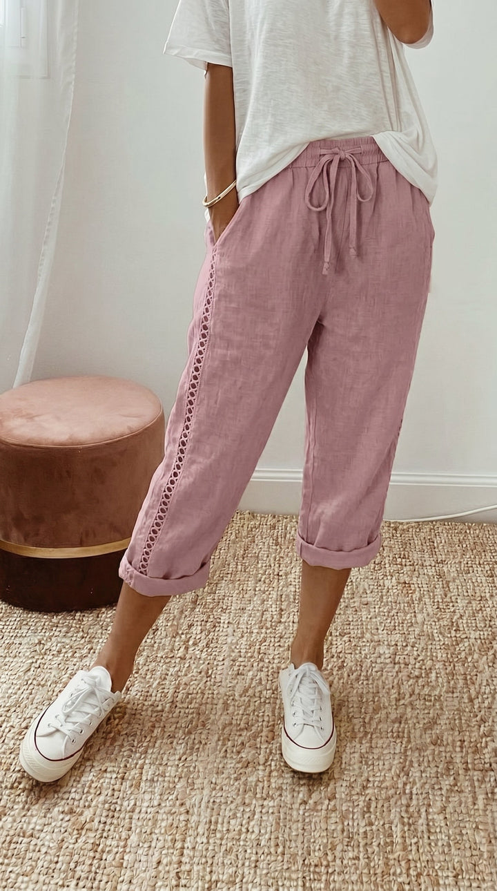 Summer trousers in capri length for women with lace details