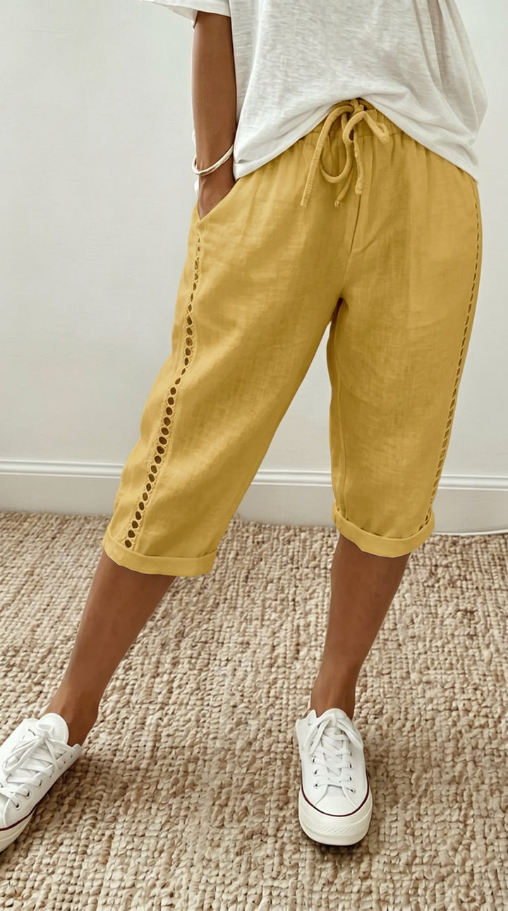 Summer trousers in capri length for women with lace details