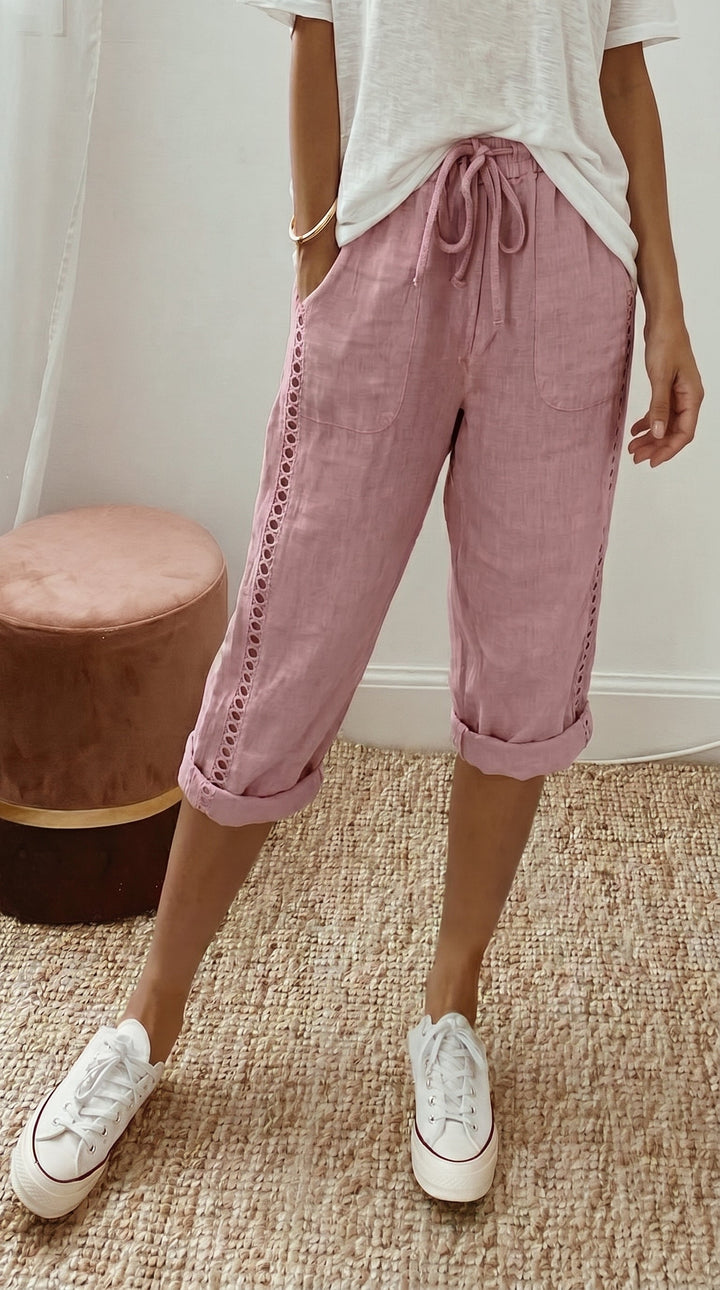 Summer trousers in capri length for women with lace details